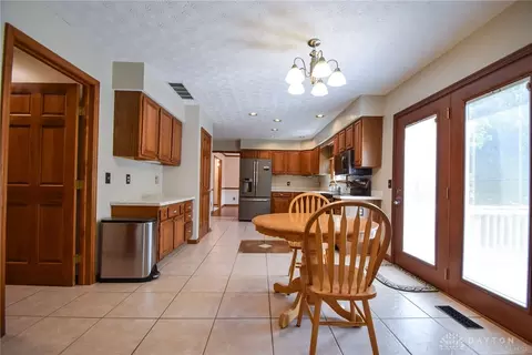 3914 Eagle Point Dr, Beavercreek, OH 45430 photo 23