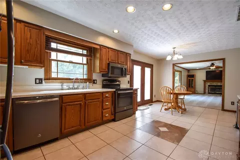 3914 Eagle Point Dr, Beavercreek, OH 45430 photo 20