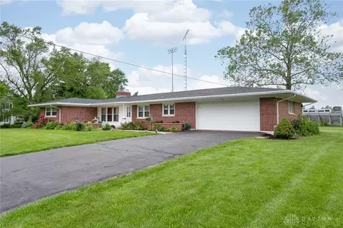 714 E Walnut St, Covington, OH 45318 photo 2