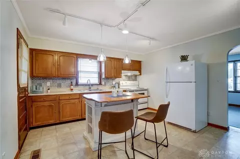 2121 Maiden Ln, Springfield, OH 45504 photo 7