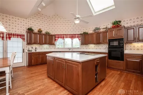5342 Split Rail, Dayton, OH 45429 photo 2