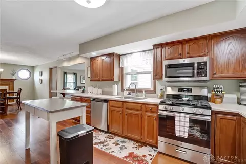 1054 Kingsgate Rd, Springfield, OH 45503 photo 12