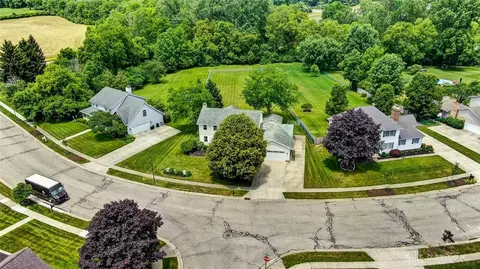 1054 Kingsgate Rd, Springfield, OH 45503 photo 4