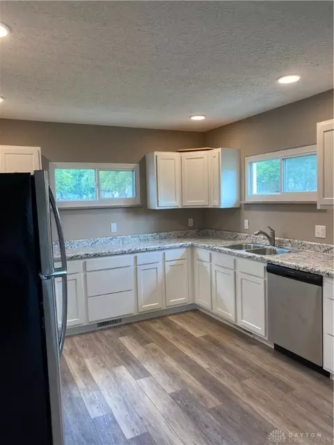 28 E South St, Bellbrook, OH 45305 photo 5