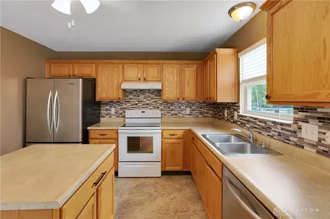 7560 Harmill Ct, Hamilton Township, OH 45039 photo 9