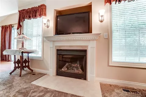 7798 Dew Drop Cir, Maineville, OH 45039 photo 12