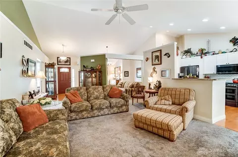7798 Dew Drop Cir, Maineville, OH 45039 photo 11