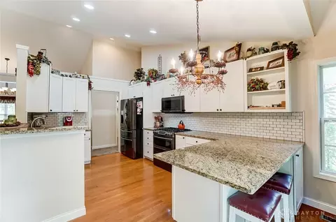 7798 Dew Drop Cir, Maineville, OH 45039 photo 13
