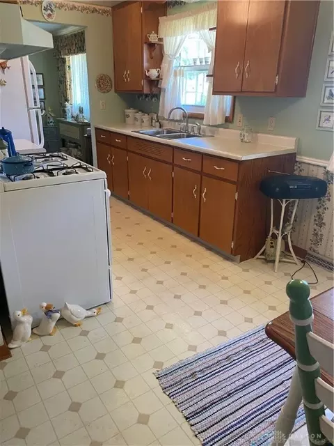 1830 Biscayne Dr, Springfield, OH 45503 photo 3