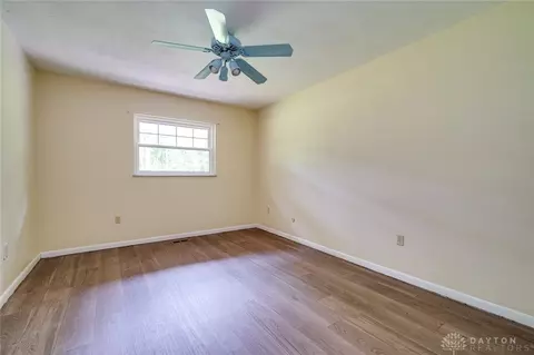 2560 Lindair Dr, Springfield, OH 45502 photo 24