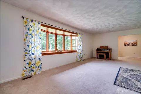 2560 Lindair Dr, Springfield, OH 45502 photo 9