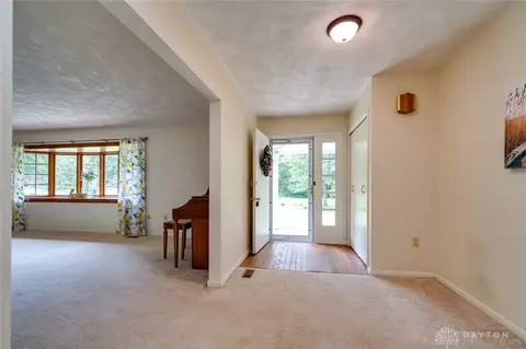 2560 Lindair Dr, Springfield, OH 45502 photo 6