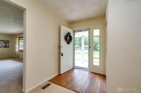 2560 Lindair Dr, Springfield, OH 45502 photo 5