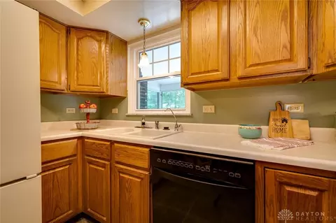 2560 Lindair Dr, Springfield, OH 45502 photo 14