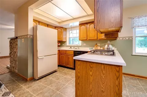 2560 Lindair Dr, Springfield, OH 45502 photo 12