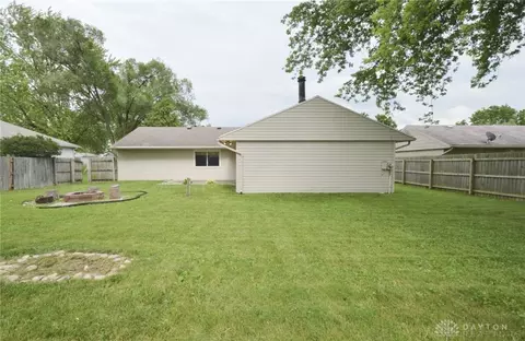 3151 Eastham St, Springfield, OH 45503 photo 2