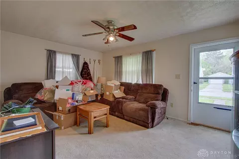 617 Reading Dr, Springfield, OH 45505 photo 4