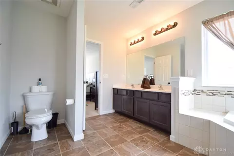 1663 Sunset Canyon Ct, Fairborn, OH 45324 photo 30