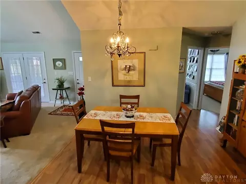 2123 Willow Run Cir, Enon, OH 45323 photo 9