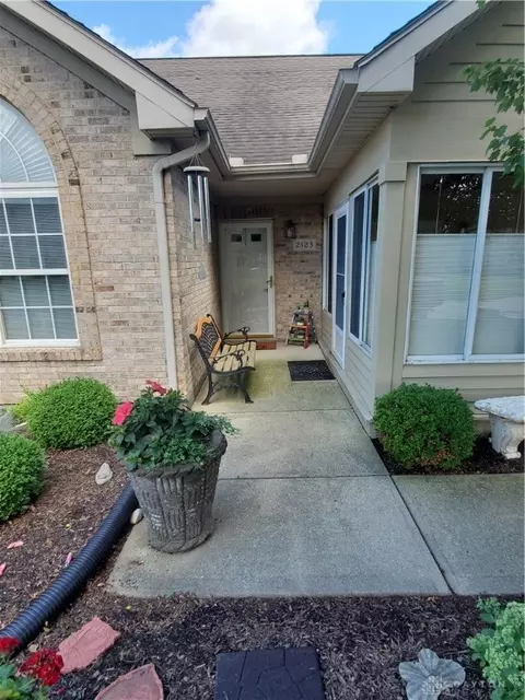 2123 Willow Run Cir, Enon, OH 45323 photo 2