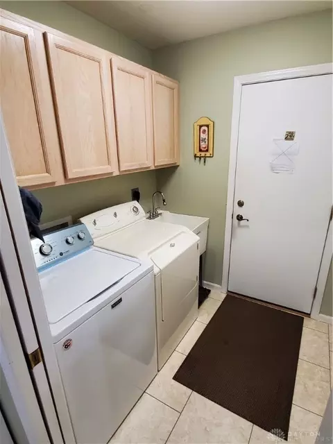 2123 Willow Run Cir, Enon, OH 45323 photo 23