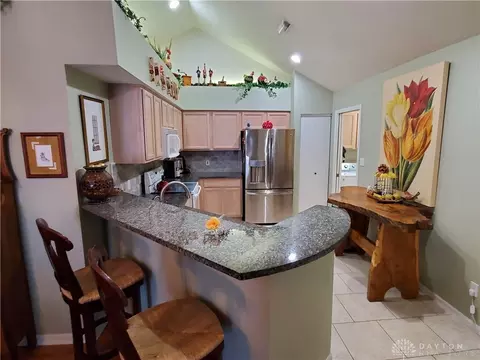 2123 Willow Run Cir, Enon, OH 45323 photo 10