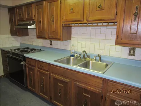 2043 Duquesne Dr, Springfield, OH 45506 photo 16