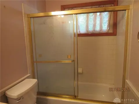 2043 Duquesne Dr, Springfield, OH 45506 photo 2