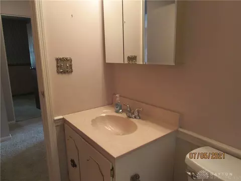 2043 Duquesne Dr, Springfield, OH 45506 photo 4