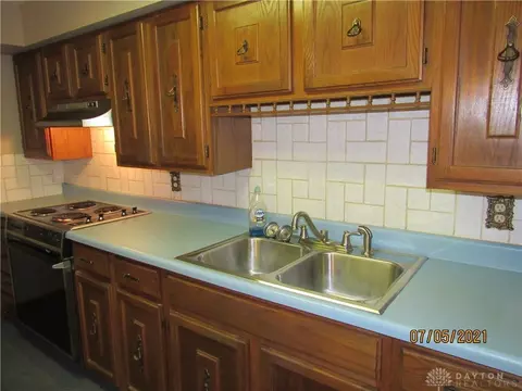2043 Duquesne Dr, Springfield, OH 45506 photo 17