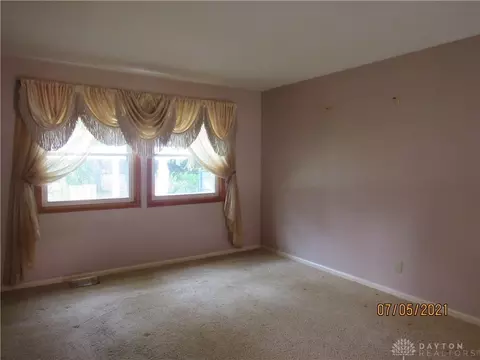 2043 Duquesne Dr, Springfield, OH 45506 photo 9