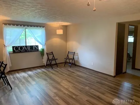 2814 Seymour Ln, Springfield, OH 45503 photo 5