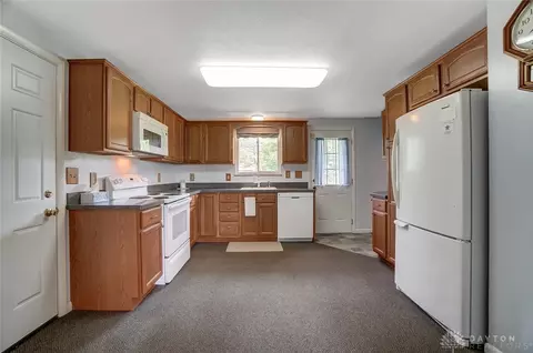 2160 E Mile Rd, Springfield, OH 45503 photo 10