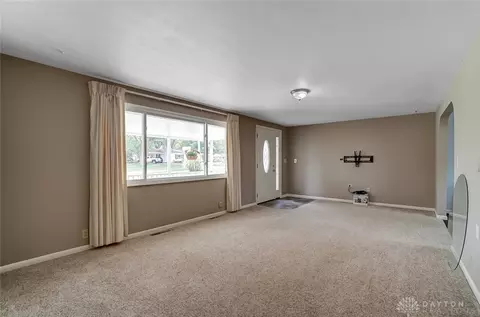 2160 E Mile Rd, Springfield, OH 45503 photo 8
