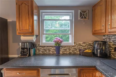 1084 Hempstead Dr, Cincinnati, OH 45231 photo 10