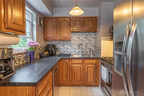 1084 Hempstead Dr, Cincinnati, OH 45231 photo 9