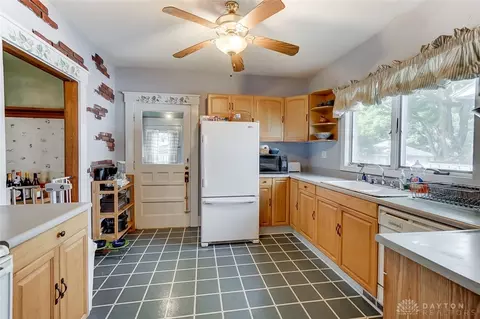 407 E Cassilly St, Springfield, OH 45503 photo 15