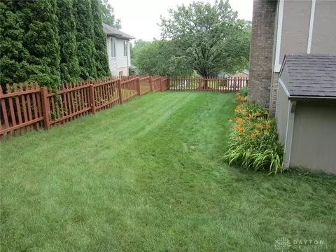 71 W Hunter Dr, Enon, OH 45323 photo 23