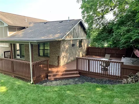71 W Hunter Dr, Enon, OH 45323 photo 35