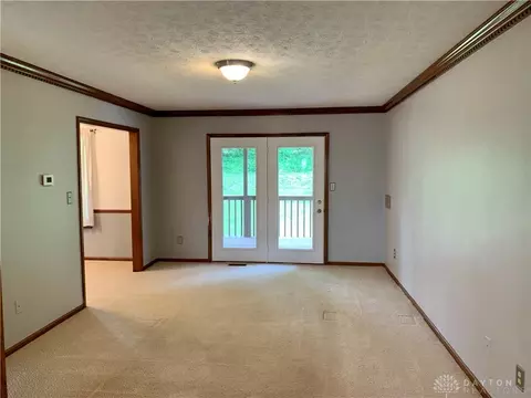 71 W Hunter Dr, Enon, OH 45323 photo 7