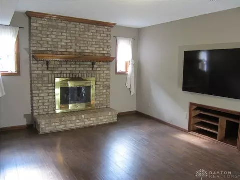 71 W Hunter Dr, Enon, OH 45323 photo 29