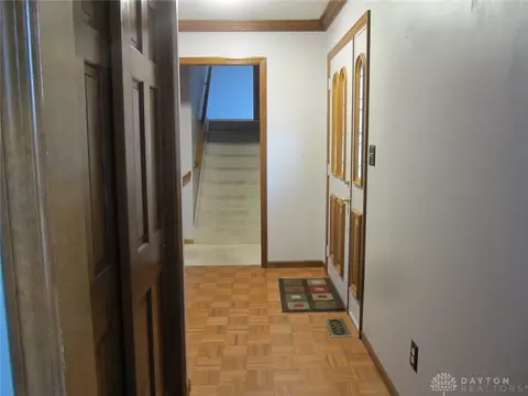 71 W Hunter Dr, Enon, OH 45323 photo 9