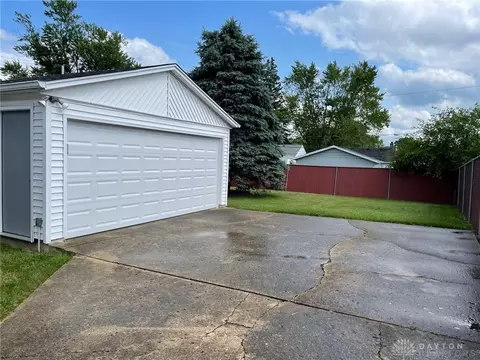 2815 Lowman St, Springfield, OH 45505 photo 4