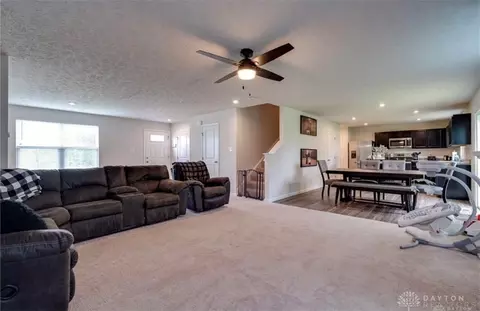 210 Skyway Dr, Springfield, OH 45505 photo 9