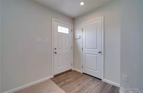 210 Skyway Dr, Springfield, OH 45505 photo 4