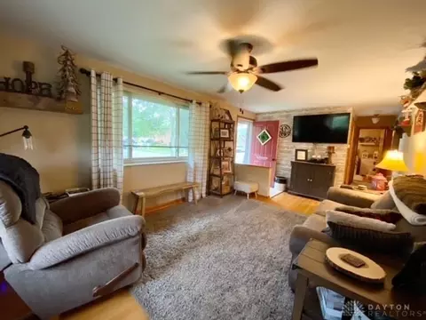 4872 E Ridgewood Rd, Springfield, OH 45503 photo 2