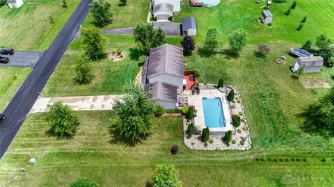 3297 Maple Grove Rd, Springfield, OH 45504 photo 4