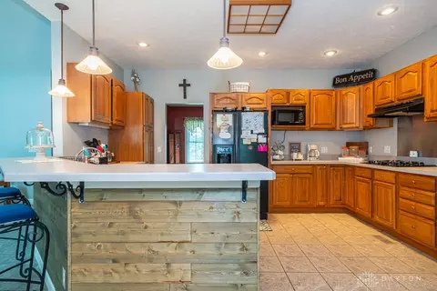 82 Tuttle Rd, Springfield, OH 45503 photo 3