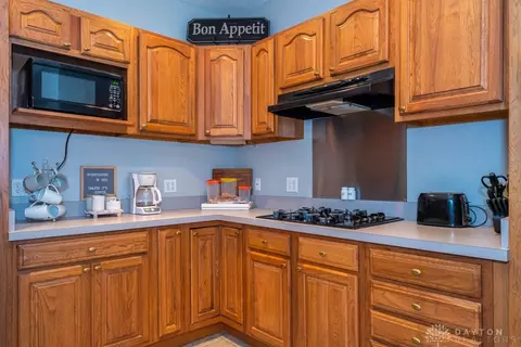 82 Tuttle Rd, Springfield, OH 45503 photo 4