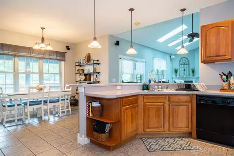82 Tuttle Rd, Springfield, OH 45503 photo 5